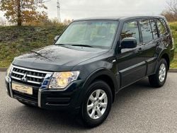 Grün Gebraucht 2018 Mitsubishi Pajero SUV | 35.990 € (Fairer Preis)