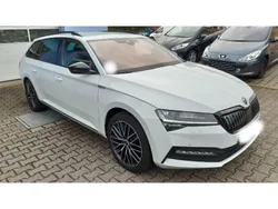 Moonweiss metallic (metallic) Gebraucht 2021 Skoda Superb Kombi | 28.990 € (Teuer)