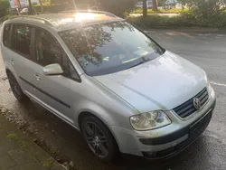 Grau Gebraucht 2006 VW Touran Van / Kleinbus | 1.800 € (Superpreis)