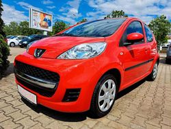 Rouge scarlet Gebraucht 2009 Peugeot 107 Filou Kleinwagen | 2.999 € (Fairer Preis)
