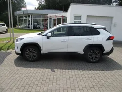 Weiß Gebraucht 2023 Toyota RAV4 Hybrid Team SUV | 39.850 € (Fairer Preis)