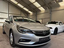 Silber Gebraucht 2018 Opel Astra Edition Limousine | 7.950 € (Guter Preis)