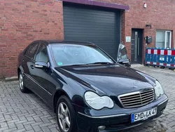 Schwarz Gebraucht 2004 Mercedes C200 Avantgarde Limousine | 5.250 € (Teuer)