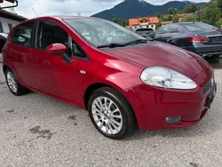 Rot Gebraucht 2009 Fiat Grande Punto Kleinwagen | 1.999 € (Fairer Preis)