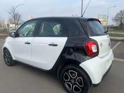 Weiß Gebraucht 2015 Smart ForFour Basis Kleinwagen | 5.350 € (Fairer Preis)