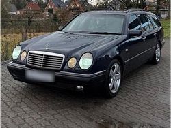 Blau Gebraucht 1997 Mercedes E430 Limousine | 4.999 €