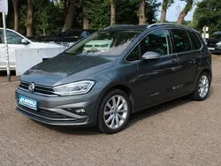 Grau Gebraucht 2020 VW Golf Sportsvan Highline Van / Kleinbus | 18.499 € (Fairer Preis)