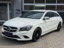 Weiß Gebraucht 2015 Mercedes CLA200 Shooting Brake Urban Kombi | 14.900 € (Fairer Preis)