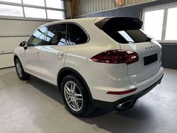 Weiß Gebraucht 2015 Porsche Cayenne SUV | 32.000 € (Etwas zu teuer)
