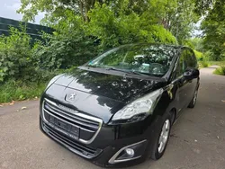 Schwarz Gebraucht 2014 Peugeot 5008 Van / Kleinbus | 5.700 € (Fairer Preis)