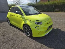 Acid green Gebraucht 2023 Abarth 500e Basis Kleinwagen | 27.450 € (Fairer Preis)