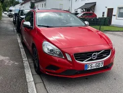 Rot Gebraucht 2013 Volvo V60 R-Design Kombi | 8.900 € (Fairer Preis)