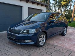 Blau Gebraucht 2015 Skoda Fabia Kleinwagen | 10.490 € (Fairer Preis)