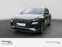 Grau Gebraucht 2022 Audi Q4 Sportback e-tron Sport SUV | 44.380 € (Teuer)