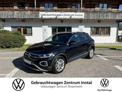 Deep black perleffekt Gebraucht 2023 VW T-Roc Style SUV | 24.900 € (Fairer Preis)