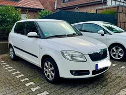 Weiß Gebraucht 2009 Skoda Fabia Kleinwagen | 1.900 € (Guter Preis)