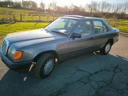 Grau Gebraucht 1988 Mercedes E300 Limousine | 9.700 €