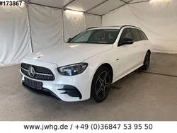 Weiß Gebraucht 2020 Mercedes E300 AMG line Limousine | 29.950 € (Guter Preis)