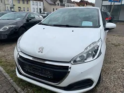 Weiß Gebraucht 2016 Peugeot 208 Active Kleinwagen | 4.400 € (Guter Preis)