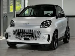 Weiß Gebraucht 2024 Smart ForTwo Electric Drive Coupé | 18.230 €