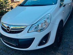 Weiß Gebraucht 2011 Opel Corsa S Kleinwagen | 2.999 € (Fairer Preis)