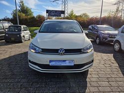Beige Gebraucht 2024 VW Touran Van / Kleinbus | 28.990 € (Superpreis)