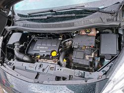 Schwarz Gebraucht 2016 Opel Meriva Van / Kleinbus | 2.500 €