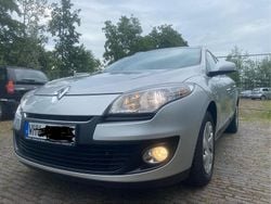 Silber Gebraucht 2012 Renault Mégane GrandTour Kombi | 3.550 € (Fairer Preis)