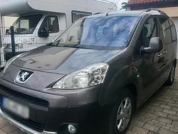 Grau Gebraucht 2008 Peugeot Partner Tepee Van / Kleinbus | 3.450 €