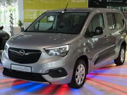 Grau Gebraucht 2022 Opel Combo Life Elegance Van / Kleinbus | 24.950 € (Etwas zu teuer)