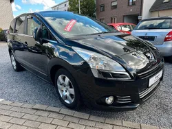 Schwarz Gebraucht 2012 Peugeot 5008 Family Van / Kleinbus | 3.950 € (Fairer Preis)