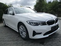 Weiß Gebraucht 2021 BMW 318 Advantage Kombi | 16.499 € (Fairer Preis)