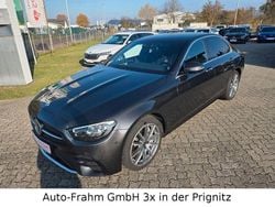Grau Gebraucht 2022 Mercedes E300 AMG line Limousine | 36.990 € (Fairer Preis)