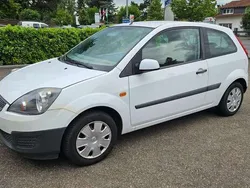 Frozen white Gebraucht 2006 Ford Fiesta Kleinwagen | 750 € (Guter Preis)