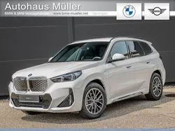 Weiß Neu 2025 BMW iX1 M Sport SUV | 51.890 € (Etwas zu teuer)
