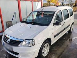 Weiß Gebraucht 2009 Dacia Logan MCV Limousine | 2.400 €