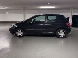 Schwarz Gebraucht 2001 Peugeot 307 Limousine | 4.099 € (Teuer)