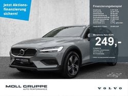 Grau Gebraucht 2023 Volvo V60 CC Plus Kombi | 33.630 € (Superpreis)
