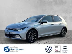 Silber Gebraucht 2023 VW Golf VIII Style Limousine | 26.990 € (Fairer Preis)