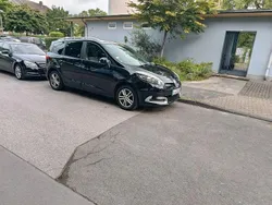 Schwarz Gebraucht 2014 Renault Grand Scénic III Initiale Paris Van / Kleinbus | 7.750 € (Fairer Preis)