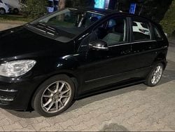 Schwarz Gebraucht 2011 Mercedes B180 Van / Kleinbus | 4.999 € (Guter Preis)