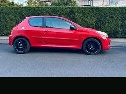 Rot Gebraucht 2012 Peugeot 206 Kleinwagen | 1.300 €