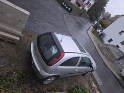 Grau Gebraucht 2003 Opel Corsa Kleinwagen | 800 € (Guter Preis)