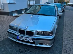 Silber Gebraucht 2000 BMW 316 Kleinwagen | 2.900 €
