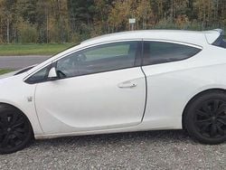 Weiß Gebraucht 2015 Opel Astra GTC OPC Coupé | 6.600 € (Guter Preis)