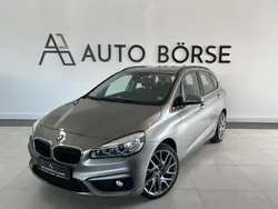Silber Gebraucht 2016 BMW 218 Active Tourer Sport Line Van / Kleinbus | 14.490 € (Fairer Preis)