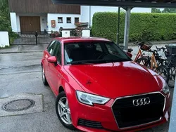 Rot Gebraucht 2017 Audi A3 Sportback Ambiente Limousine | 9.200 € (Fairer Preis)
