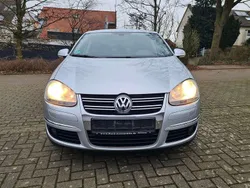 Silber Gebraucht 2009 VW Jetta Sportline Limousine | 3.799 € (Guter Preis)