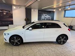 Weiß Gebraucht 2025 Mercedes A250 Urban Limousine | 30.995 € (Fairer Preis)