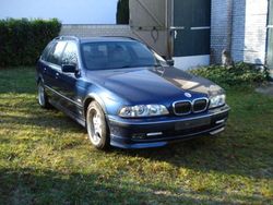 Blau Gebraucht 1997 BMW 528 Kombi | 8.900 € (Teuer)